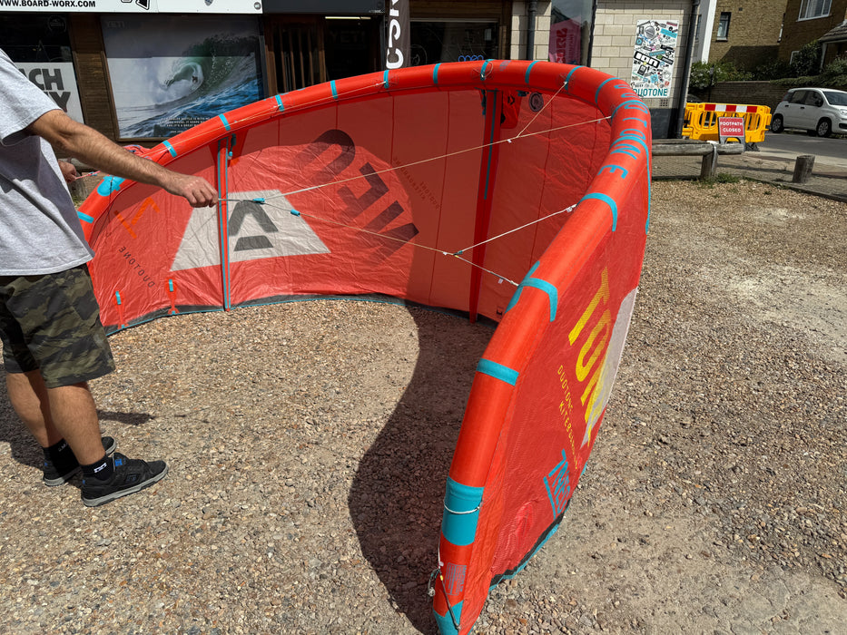 Duotone Neo 2020 7m Used Kitesurfing Wave Kite