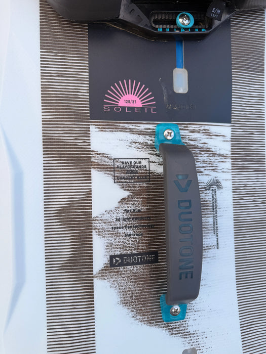 Duotone Soleil Ladies kiteboard 128/37cm with Entity straps