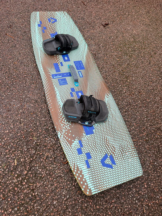 Duotone spike Concept blue 153cm Kitesurfing Kite board second hand