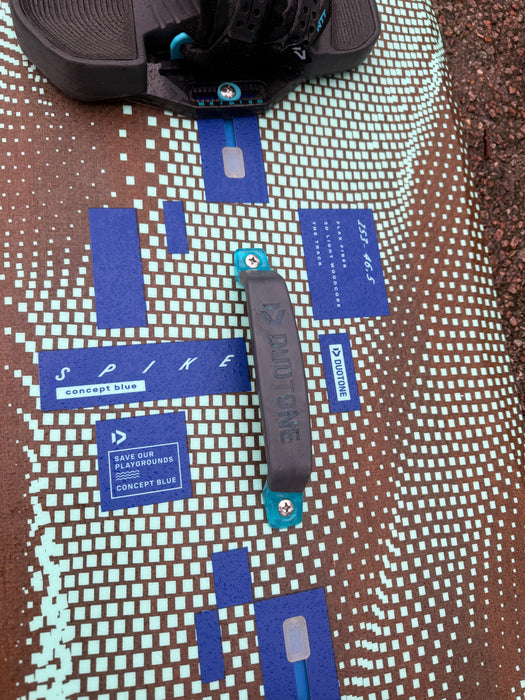 Duotone spike Concept blue 153cm Kitesurfing Kite board second hand