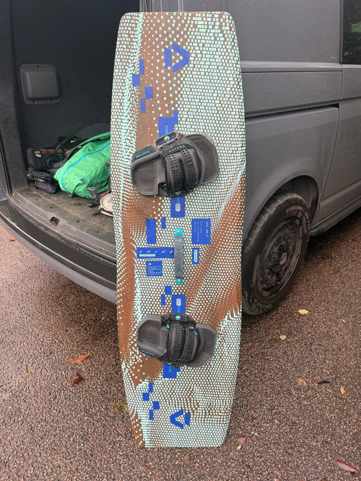 Duotone spike Concept blue 153cm Kitesurfing Kite board second hand