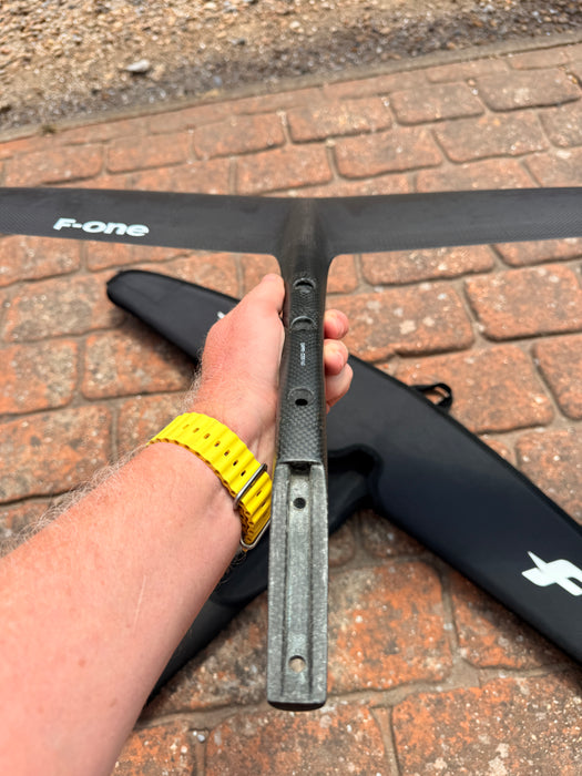 F-one Eagle 990 HM Carbon Titan connection bar showing serial number EA990-2205163 and 3-hole screw fitting