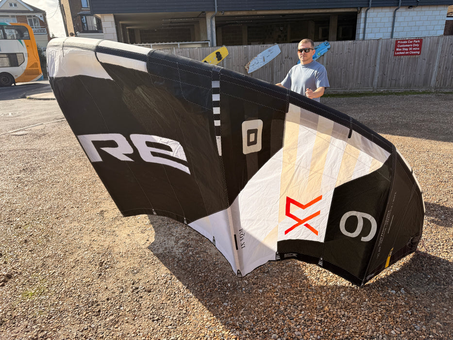 Used CORE XR7 9m Kitesurfing Kite – Good Condition