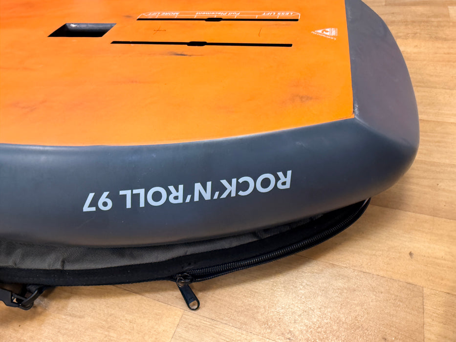 ENSIS ROCK’N’ROLL board underside with foil tracks and 97L size label