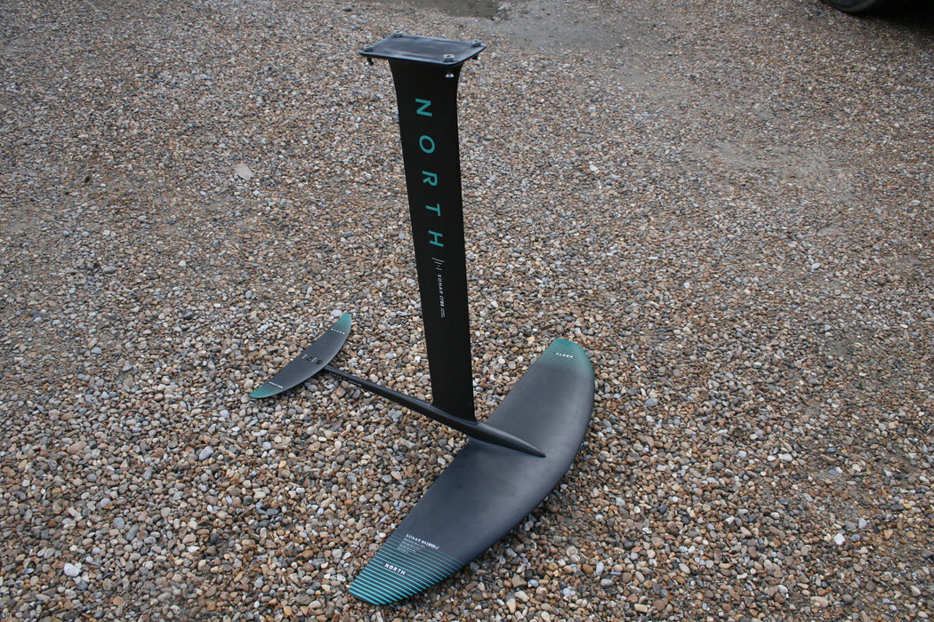 North Carbon Wingfoil Set Up 1850 +2400 + 85 mast