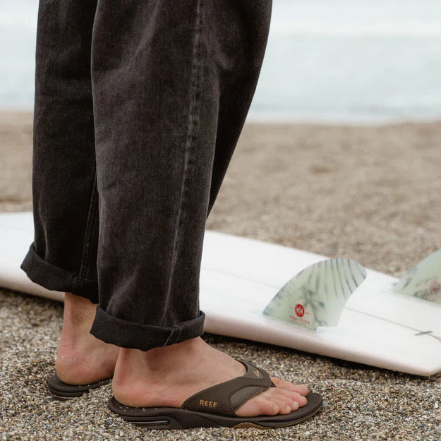 Reef Fanning Flip Flops Brown Gum | Airbag & Bottle Opener