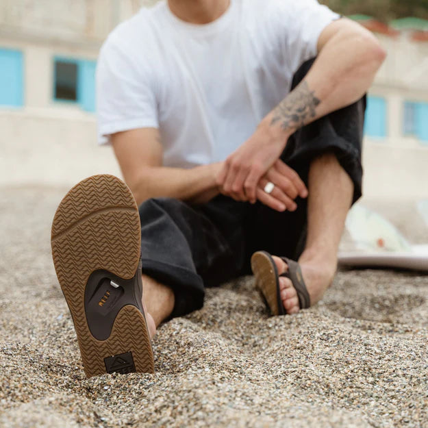 Reef Fanning Flip Flops Brown Gum | Airbag & Bottle Opener