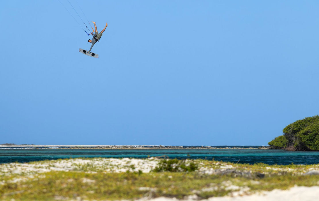 Duotone Jaime SLS 2027 during freestyle kitesurfing over a tropical lagoon