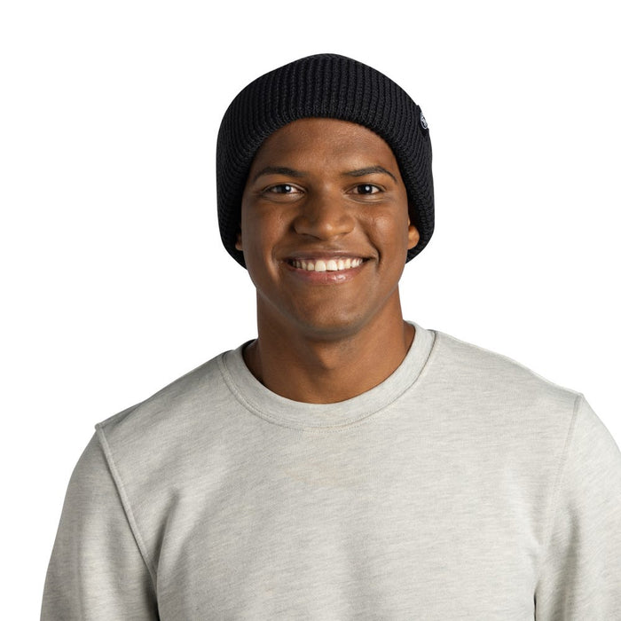 BUFF Naro Knitted Beanie Black worn fit