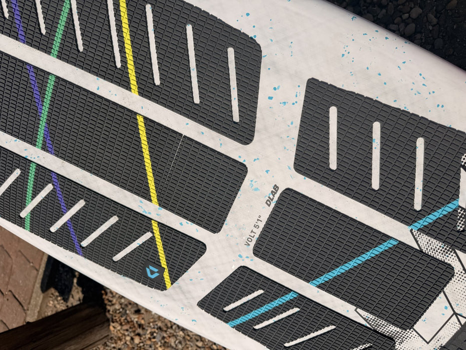 Duotone Volt 5'1 D/LAB deck branding and pad detail