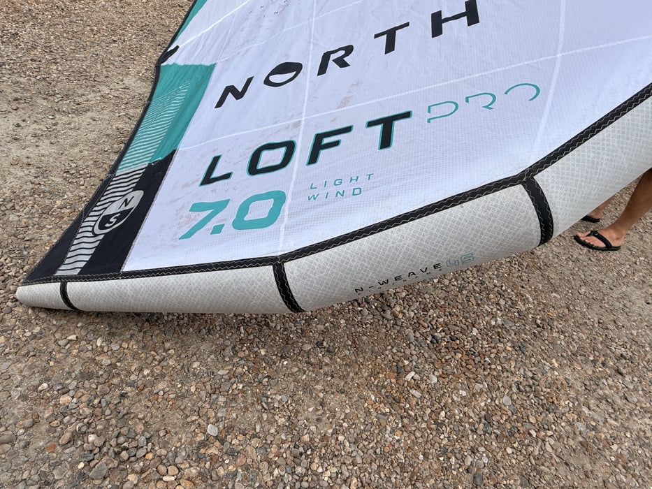 North logo printed along the Loft Pro's leading edge tube